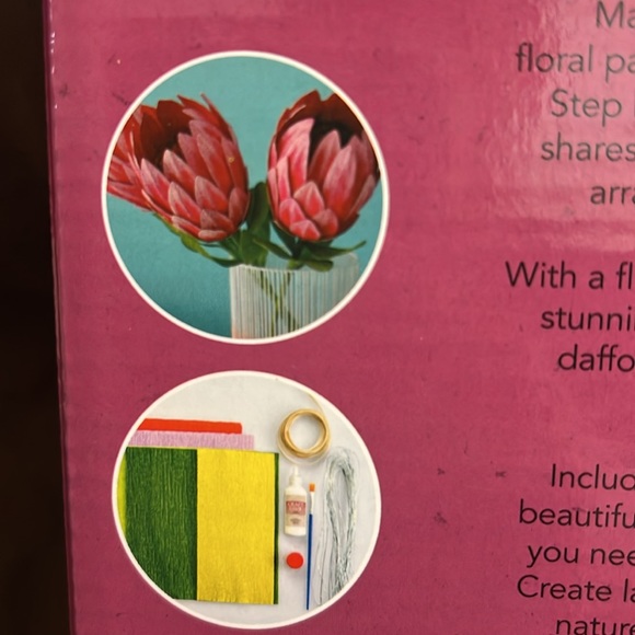 BEAUTIFUL CRAFTMAKER GIFT BOX CREATE OWN PAPER FLOWERS BRAND NEW - Picture 7 of 8